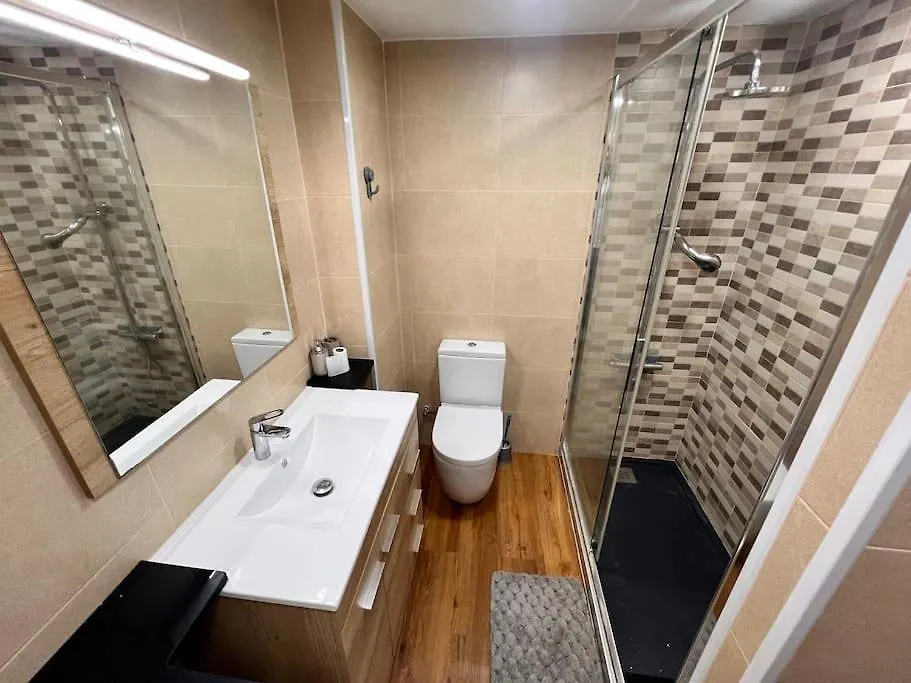 Apartamento Biada Con Piscina Pineda de Mar Daire